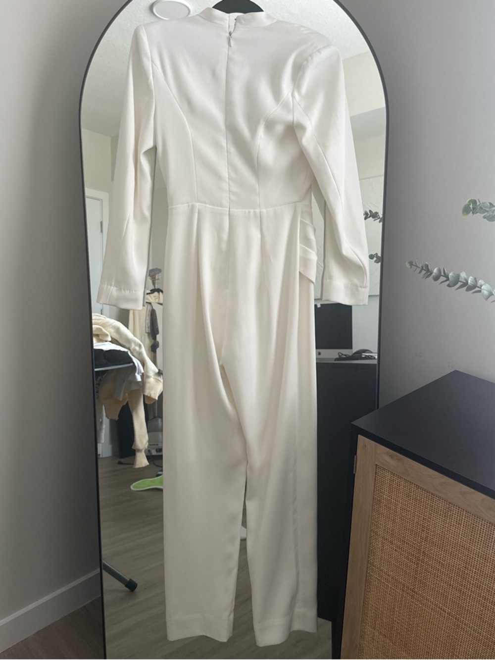 House of CB White Jumpsuit - Picture 4 of 4